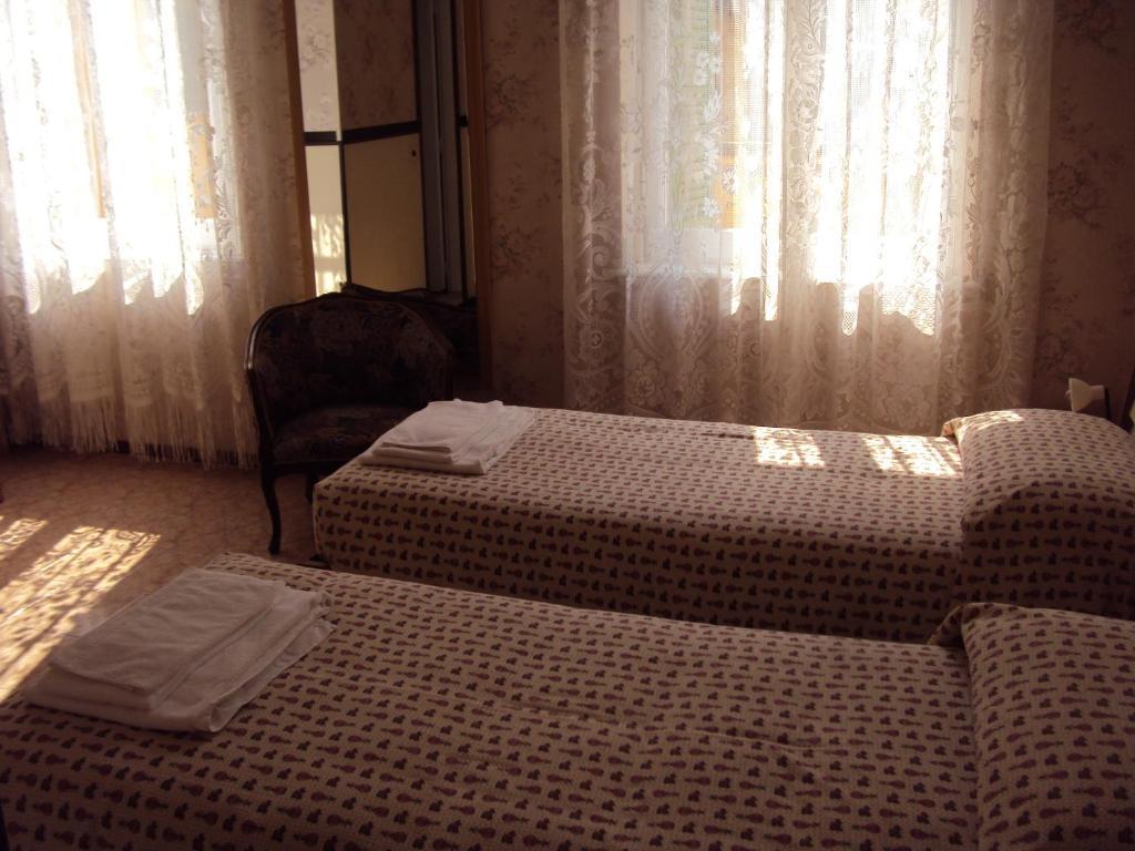 Hotel La Salsesina Salsomaggiore Terme Room photo